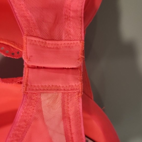 Victoria's Secret Pink Bra with Molded Cups and Smooth Finish - Picture 6 of 8